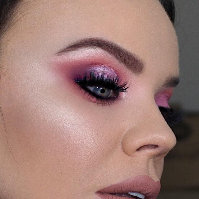 W7 Dusk Till Dawn eyeshadow palette 3