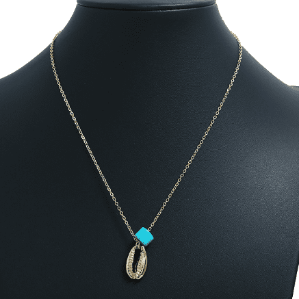 Gold Colour Single Seashell Necklace WXL072 - Image 3