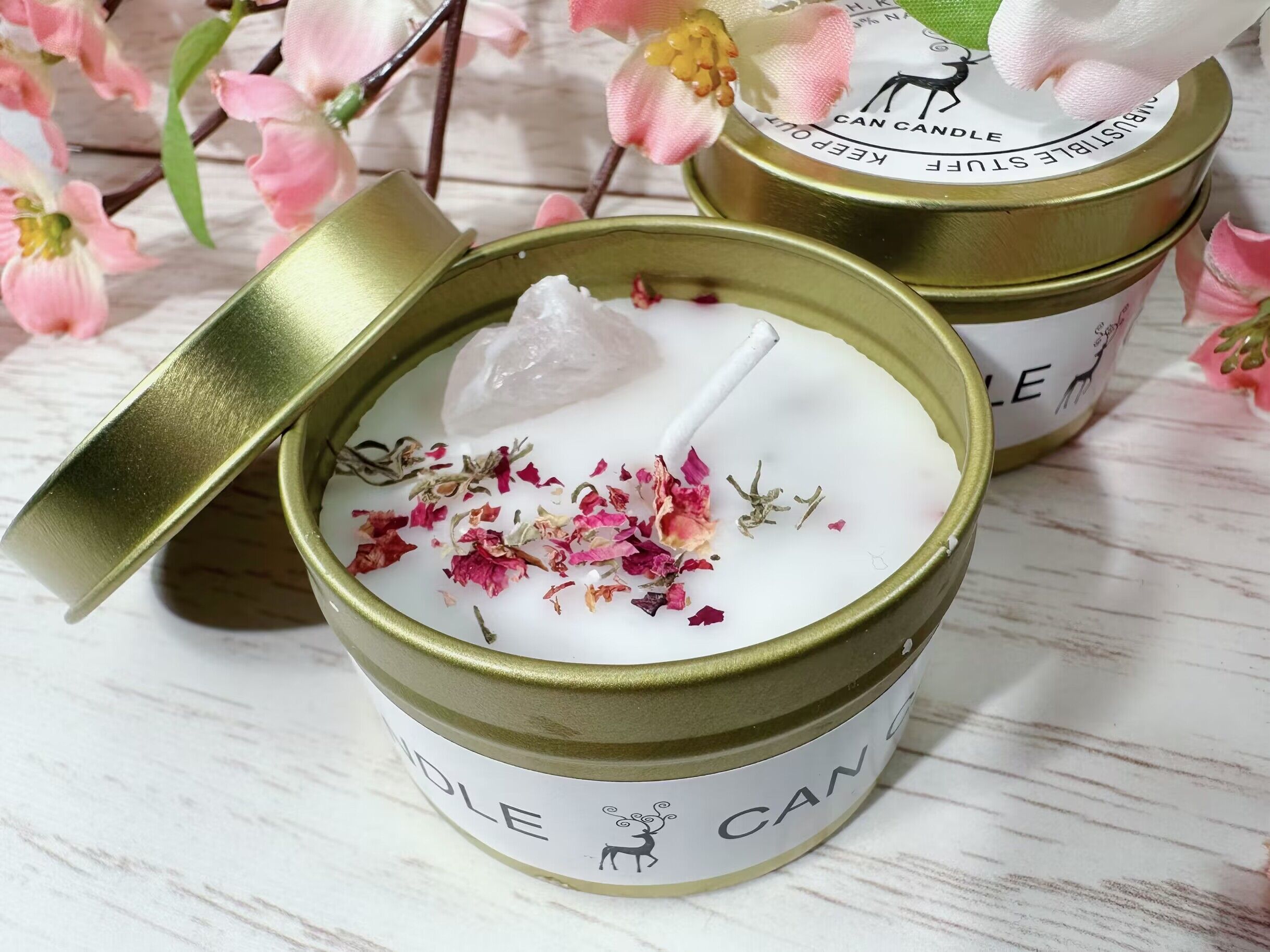 Handmade Scented Candle with Crystal Gemstone and Dried Flowers in