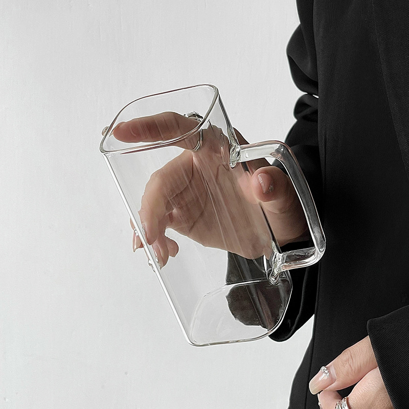 Glass Cup with Clear Handle, Clear Lid and Straw 2